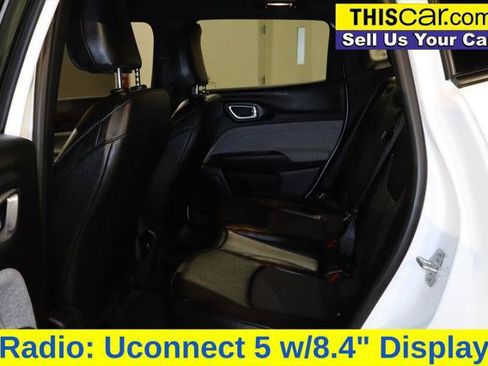 Used 2025 Jeep Compass Latitude AWD/4WD image 12