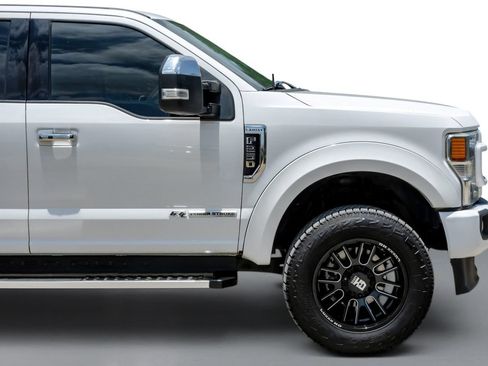 Used 2022 Ford F250 Lariat w/ Lariat Ultimate Package AWD/4WD image 8