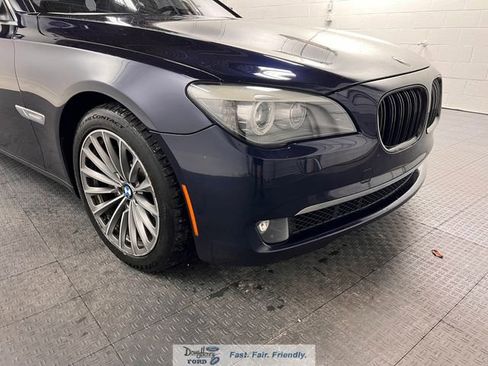 Used 2011 BMW 750i image 8