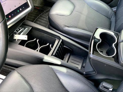 Used 2016 Tesla Model S 90D image 17