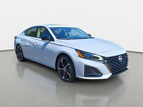 New 2025 Nissan Altima 2.5 SR w/ SR Premium Package image 3