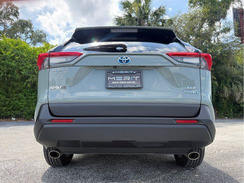Used 2021 Toyota RAV4 XLE Premium AWD/4WD image 15