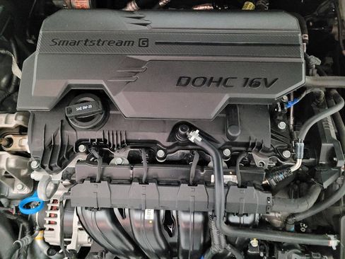 Used 2025 Hyundai Elantra SEL FWD image 30