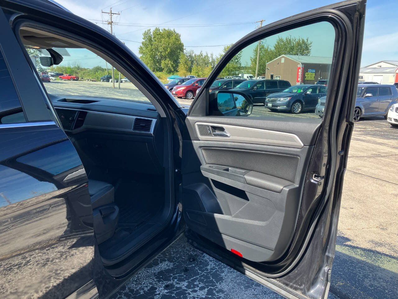 Used 2019 Volkswagen Atlas SE w/ Towing Package AWD/4WD image 14