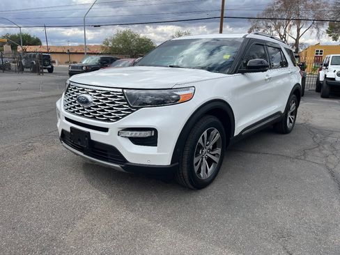 Used 2020 Ford Explorer Platinum image 11
