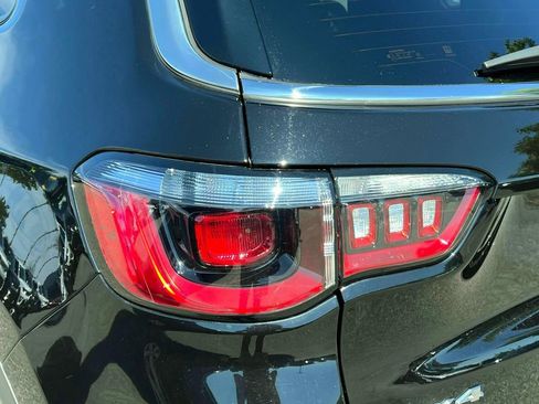 Certified 2022 Jeep Compass Latitude w/ Convenience Group image 10