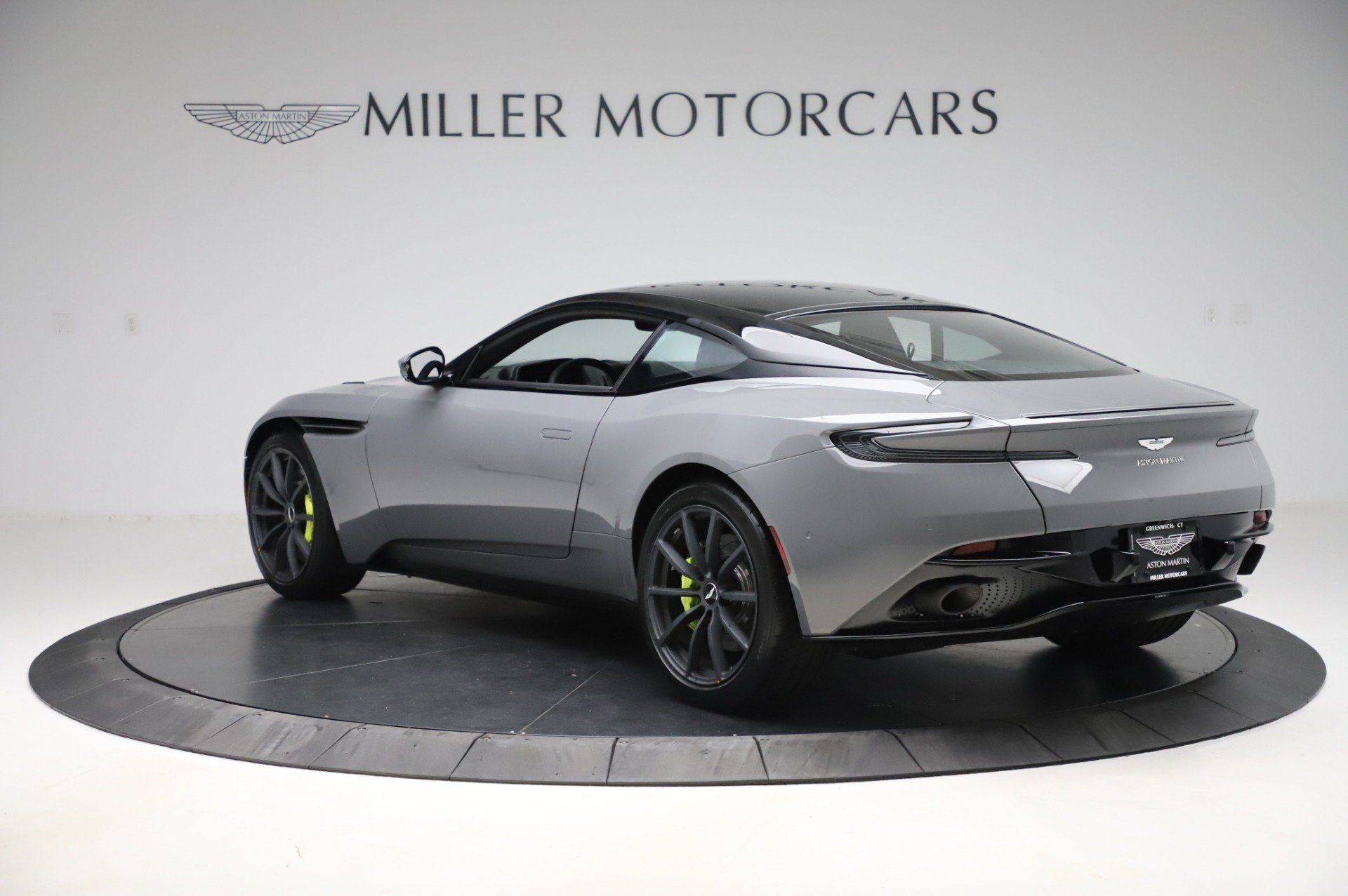 Used 2020 Aston Martin DB11 AMR RWD image 5