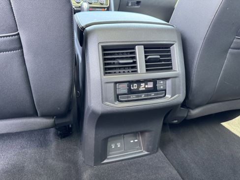 Used 2023 Volkswagen Atlas SE w/ Panoramic Sunroof Package FWD image 32