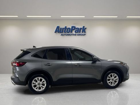 Used 2025 Ford Escape Active w/ Cold Weather Package FWD image 9