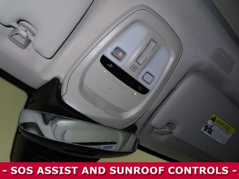 Used 2024 Volvo XC60 B5 Plus image 21