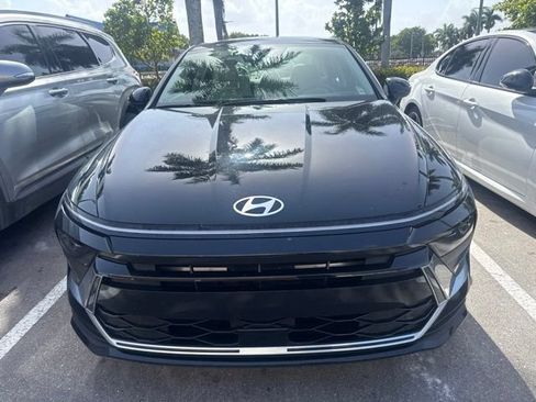 Used 2025 Hyundai Sonata SE FWD image 2