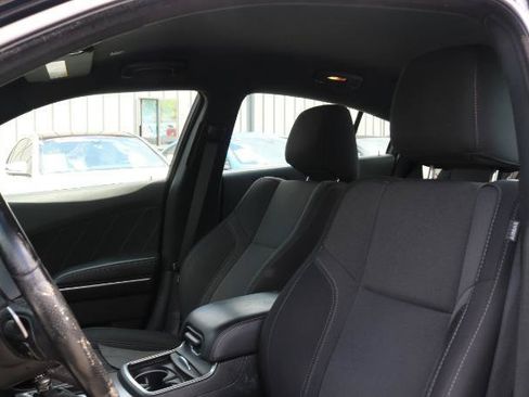 Used 2019 Dodge Charger SXT AWD/4WD image 9