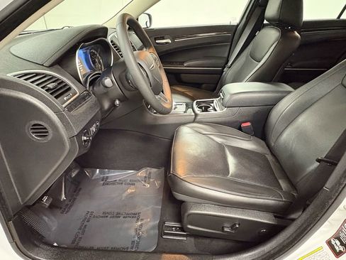 Used 2023 Chrysler 300 Touring L w/ Popular Equipment Group image 13