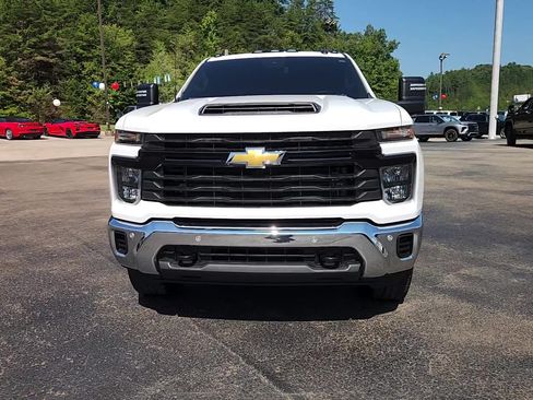Used 2025 Chevrolet Silverado 2500 W/T AWD/4WD image 6