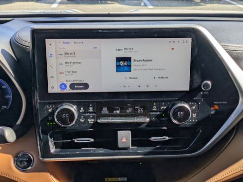 Used 2023 Toyota Highlander Platinum image 22