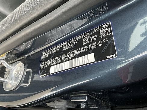 Certified 2024 Volvo S60 B5 Core image 30