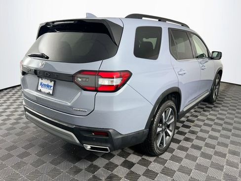 Used 2024 Honda Pilot Touring image 6