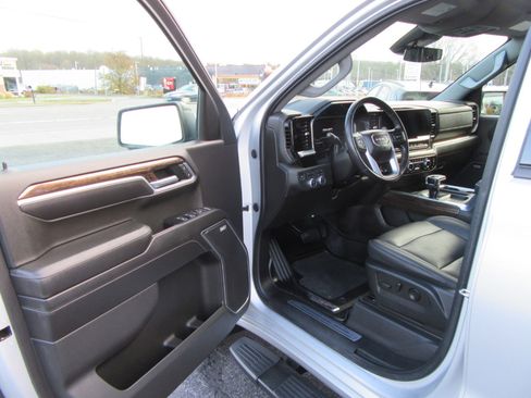Used 2022 GMC Sierra 1500 Elevation image 25