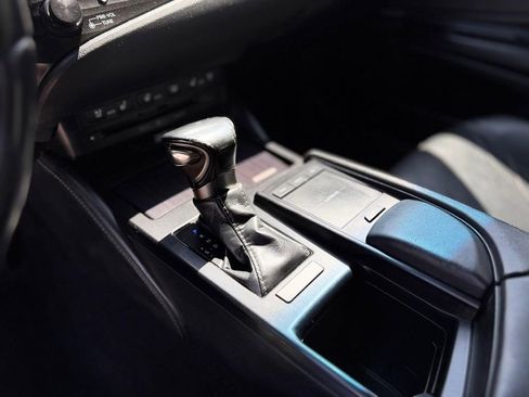 Used 2019 Lexus ES 350 Ultra Luxury FWD image 17