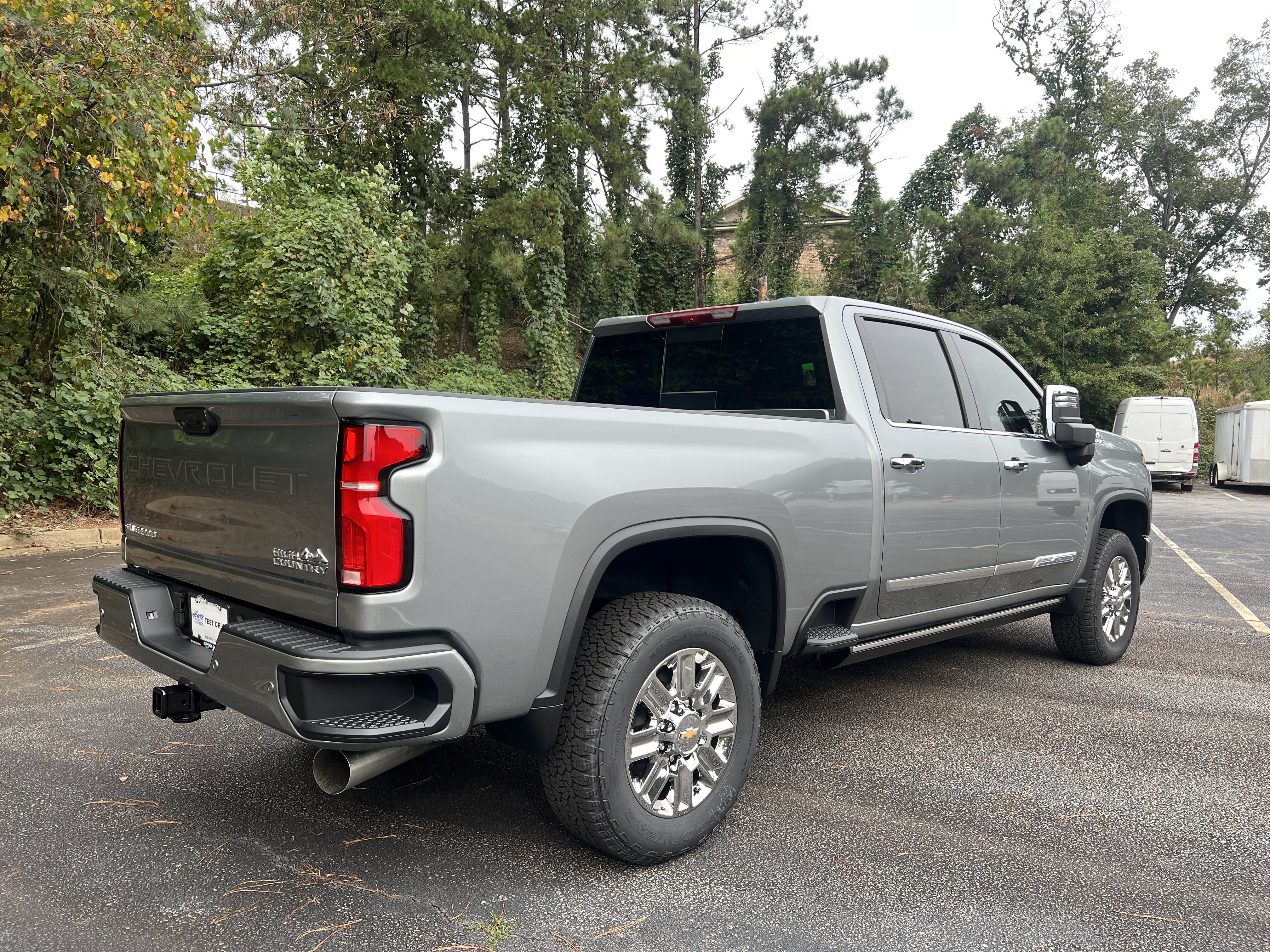 New 2026 Chevrolet Silverado 2500 High Country w/ High Country Premium Package AWD/4WD image 9