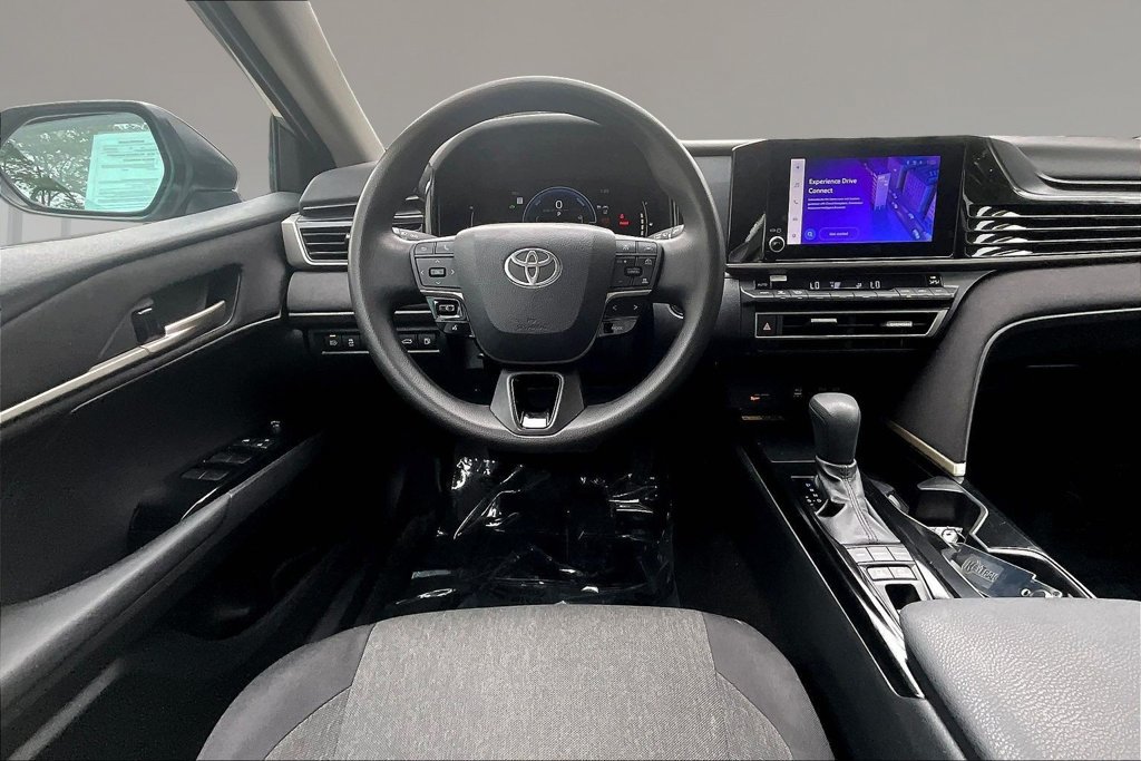 Used 2025 Toyota Camry LE FWD image 8