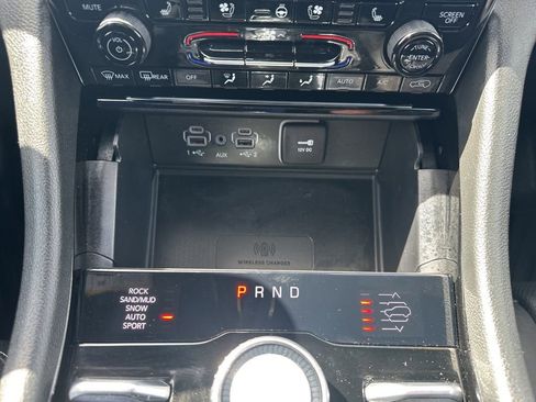 Used 2024 Jeep Grand Cherokee L Overland w/ Advanced Protech Group III image 8