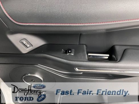 Used 2023 Ford Expedition Limited image 40