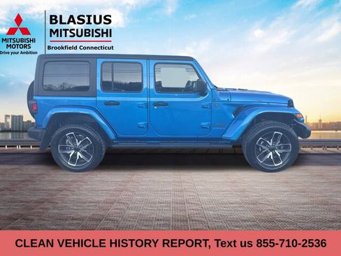 Used 2024 Jeep Wrangler Unlimited w/ Convenience Group image 3