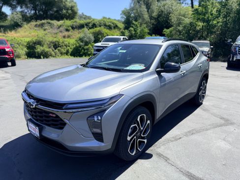 New 2026 Chevrolet Trax RS w/ Driver Confidence Package FWD image 7