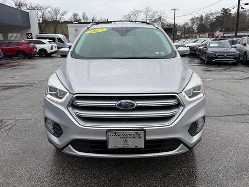 Used 2017 Ford Escape Titanium image 3