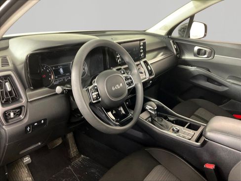 Certified 2023 Kia Sorento LX AWD/4WD image 17