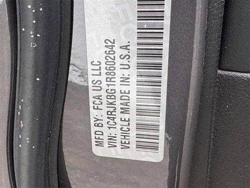 Used 2024 Jeep Grand Cherokee L Limited w/ Luxury Tech Group II image 16