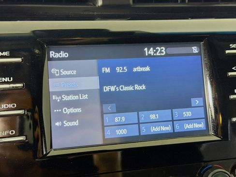 Used 2018 Toyota Camry LE FWD image 21