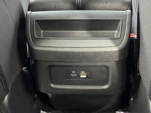 Used 2024 Nissan Pathfinder S image 29