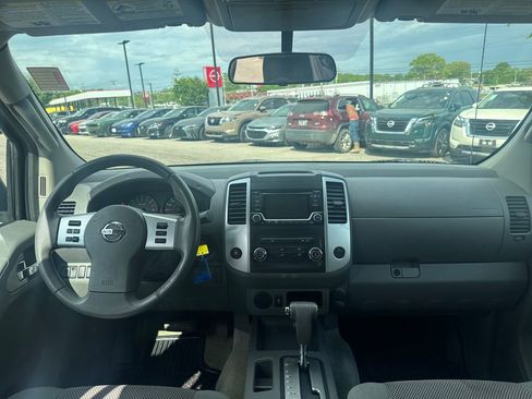 Used 2016 Nissan Frontier SV image 22