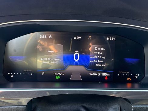 Certified 2024 Volkswagen Tiguan SE w/ Panoramic Sunroof Package image 17