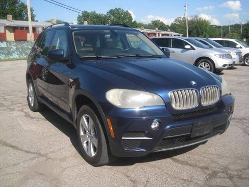 Used 2011 BMW X5 xDrive35d image 4