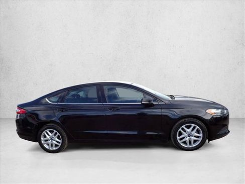 Used 2014 Ford Fusion SE FWD image 3