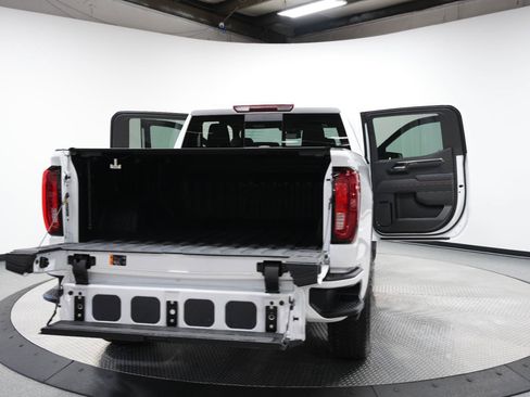 Used 2025 GMC Sierra 1500 AT4 w/ AT4 Premium Package AWD/4WD image 12
