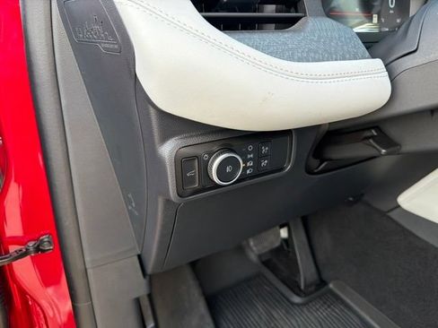 Used 2026 Ford Explorer Platinum w/ LUX Leather Package AWD/4WD image 23