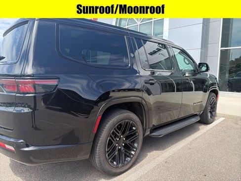 Used 2024 Jeep Wagoneer Series II w/ Convenience Group I AWD/4WD image 7