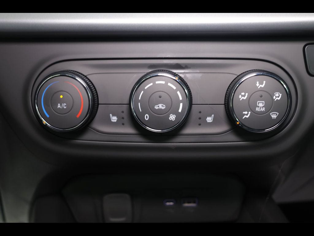 New 2026 Chevrolet Trax LS w/ LS Convenience Package FWD image 20