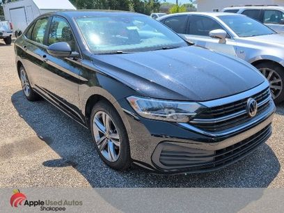 Used 2024 Volkswagen Jetta SE