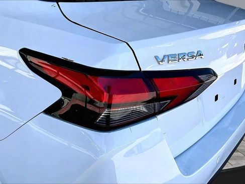 Used 2025 Nissan Versa S FWD image 20