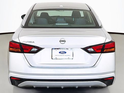 Used 2020 Nissan Altima 2.5 S FWD image 11