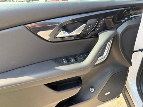 Used 2020 Chevrolet Blazer Premier w/ Driver Confidence II Package AWD/4WD image 7