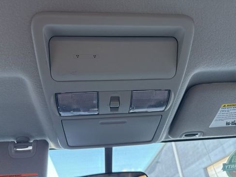 Used 2021 Nissan Frontier SV image 18