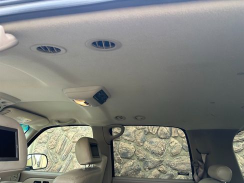 Used 2002 GMC Yukon XL 2500 SLT image 29