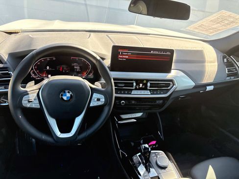 Used 2025 BMW X4 xDrive30i image 10