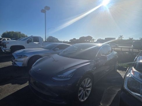 Used 2018 Tesla Model 3 Long Range image 2
